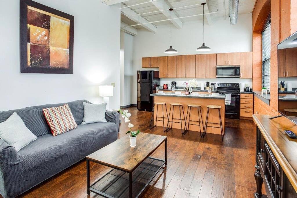 Апартаменти Centric Ny Style Loft W/King Bed Рочестер Екстер'єр фото